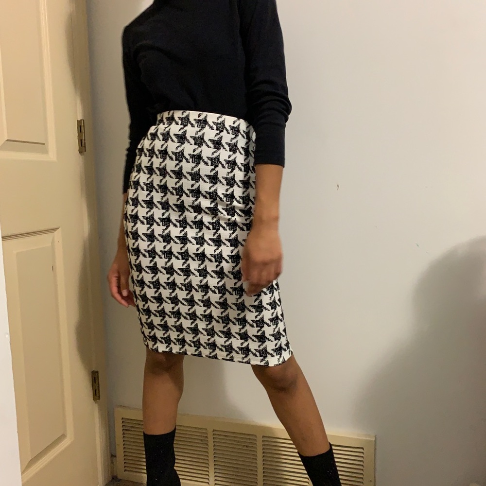 Princess Diana Inspired Houndstooth Mini Skirt